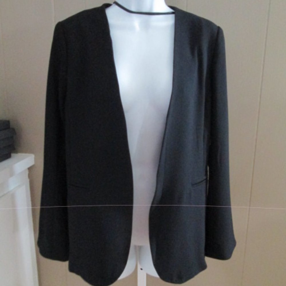 Black Buttonless Collarless Fully Lined Blazer NEW